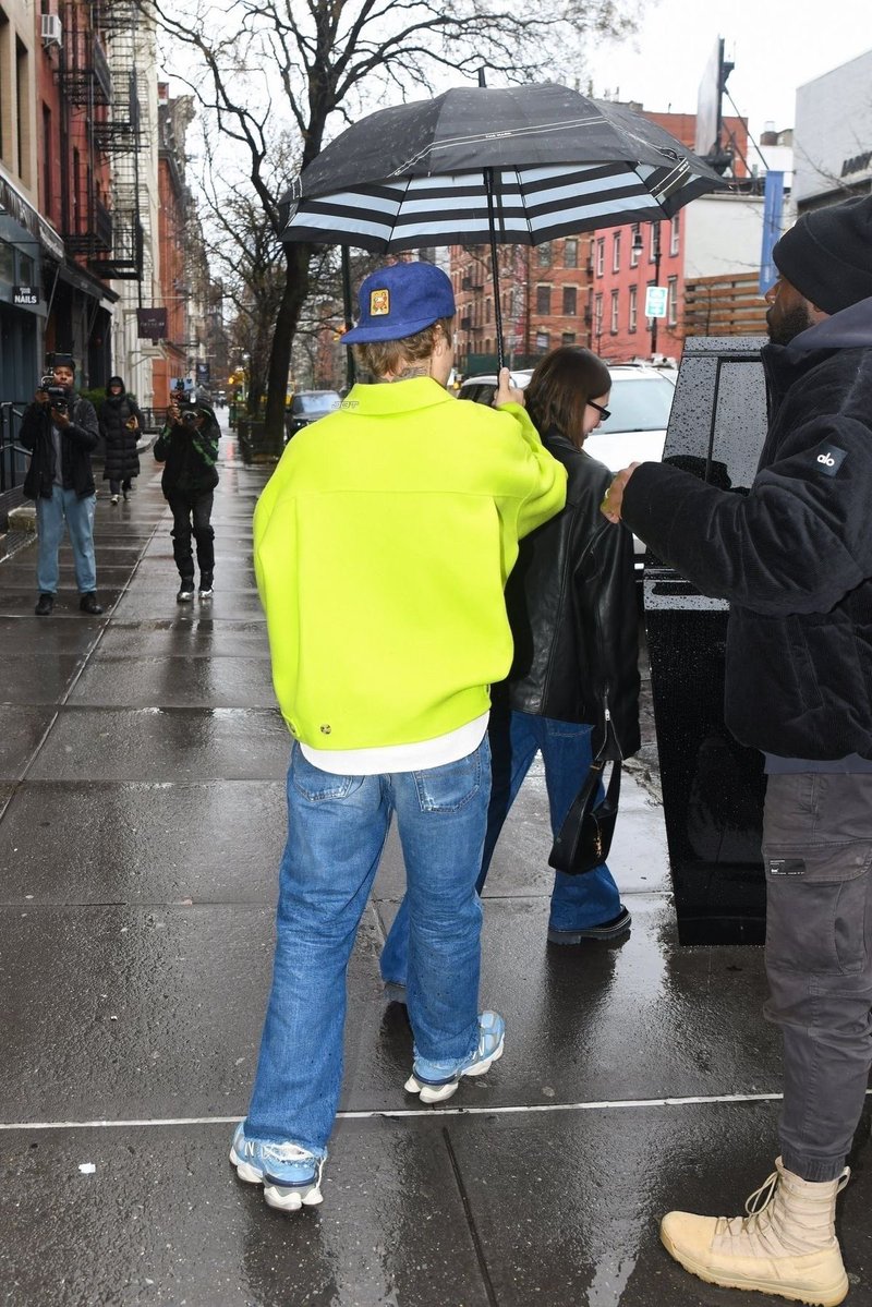 lilbieberpics's tweet photo. always a gentlemen. https://t.co/wW0h8yCoVS
