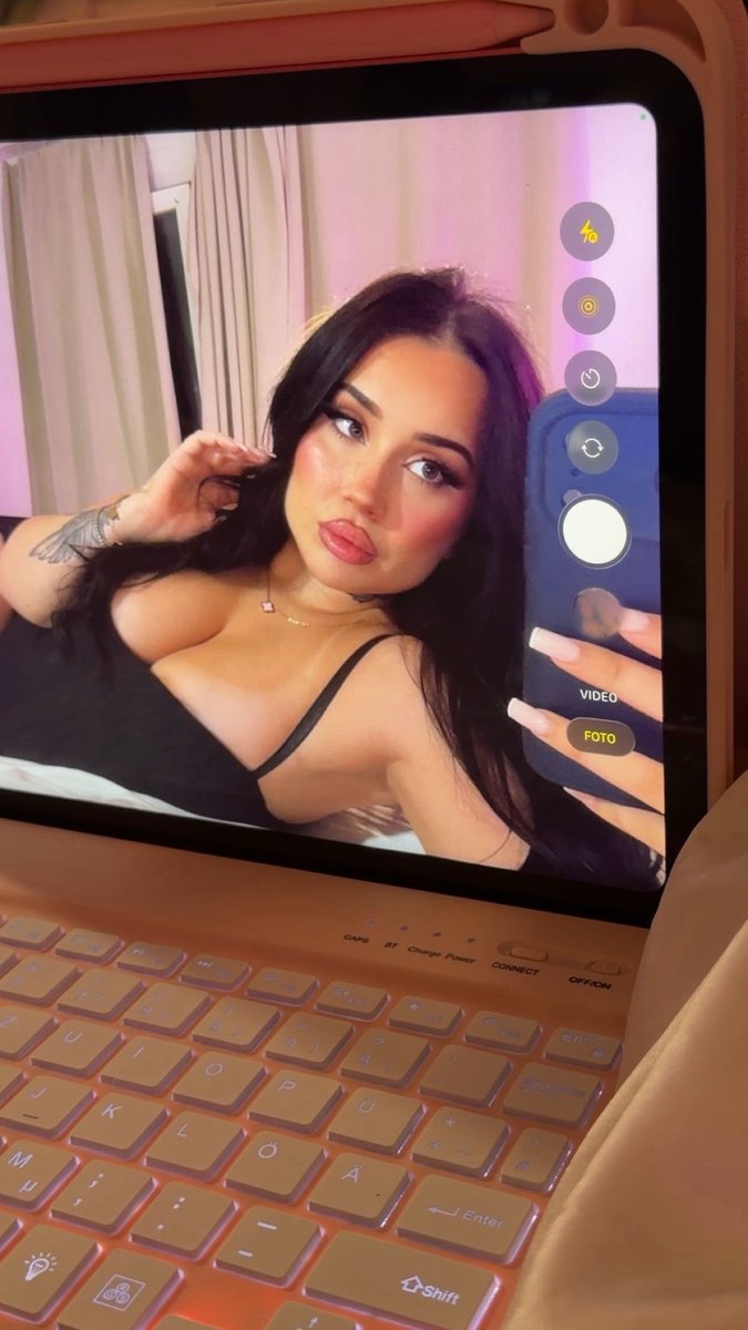 Herrin2Alexa's tweet photo. Welcher Sklave bestellt mir heute meine Klamotten auf Rechnung 🛍️🐷

Telegram: alexa2herrin https://t.co/AcXQBFTral