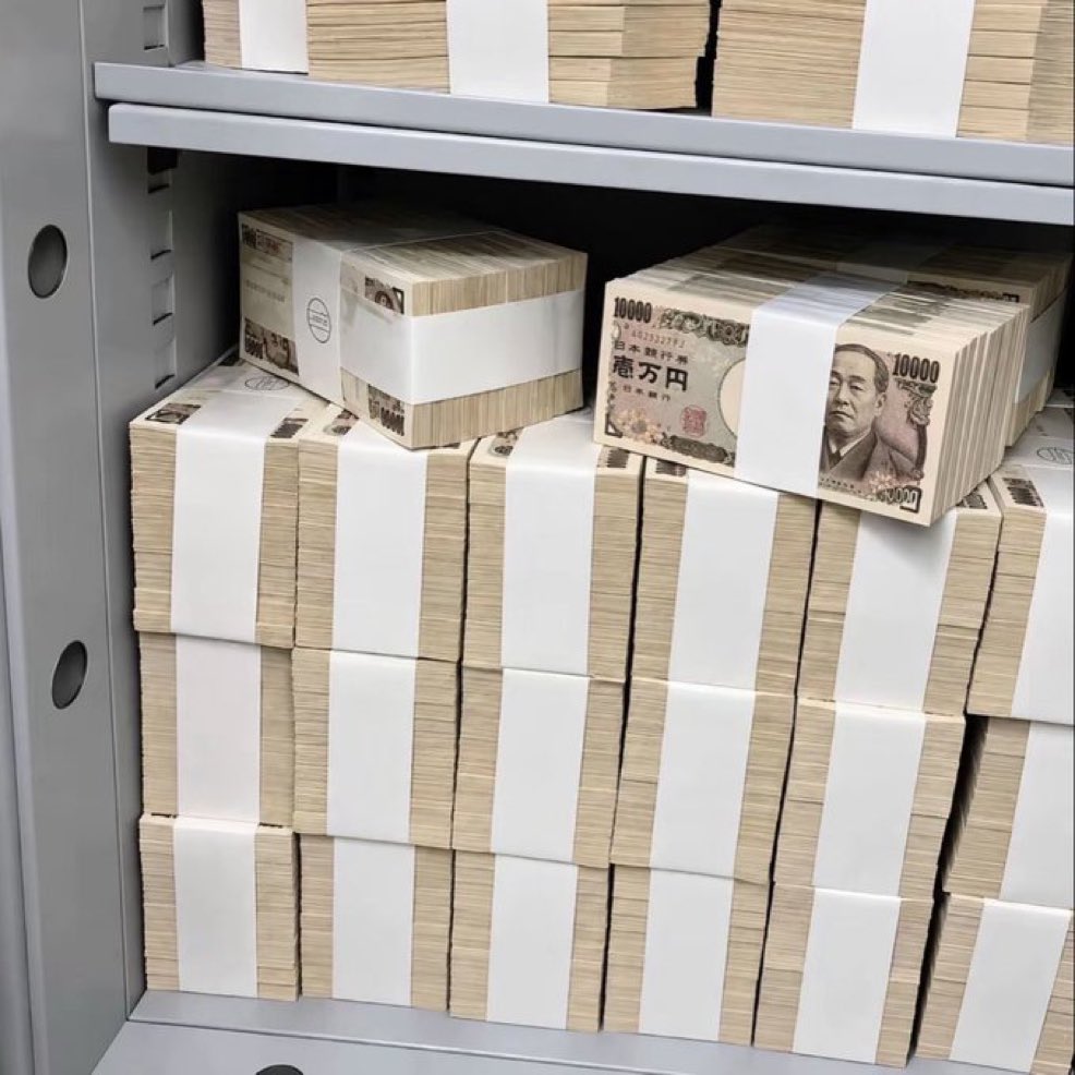 tuubvo's tweet photo. もし今日、あなたの口座に300万円が突然入金されたら…💴

あなたの生活は楽になると思いますか？

① はい、かなり楽になるでしょう
② いいえ、あまり変わらないでしょう https://t.co/x5KLDwYEHc