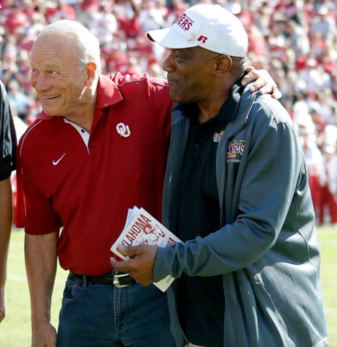 RealBillySims's tweet photo. SOONER NATION, join me in wishing HAPPY BIRTHDAY to my coach, my friend, and one of the greatest to ever do it, Coach Switzer! Thanks for believing in me back in my Sooner days. Hope your day’s full of great joy with family and friends. 🎉

PC: @MileHighSports 
#barryswitzer #boomersooner