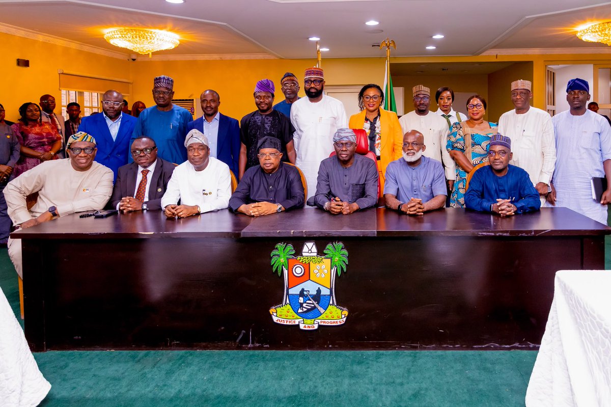 drobafemihamzat's tweet photo. I joined Governor Babajide Sanwo-Olu at the Ministerial Implementation Retreat on the Clean Lagos Electricity Market (CLEM), alongside the Honourable Minister of Power, Chief Joseph Olasunkanmi Tegbe, and key stakeholders across the power sector. 

We had discussions with a focus on understanding the challenges and finding solutions that can work for Lagos. From improving transmission and distribution to expanding embedded and off-grid generation and securing better gas supply, there is important work ahead.

Every step we take in the power sector must ultimately lead to better electricity for homes, businesses and industries across Lagos. 

That is the kind of progress we are committed to building.