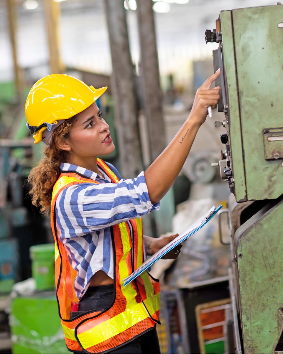 WHSCtraining's tweet photo. Women in construction suffer higher rate of workplace violence. Sudbury Women in Construction, an advocacy group that empowers and uplifts women across all trades and roles, is driving change so women can keep contributing with their unique abilities - https://t.co/XGLMiaPbfu https://t.co/i7wLr5OewJ