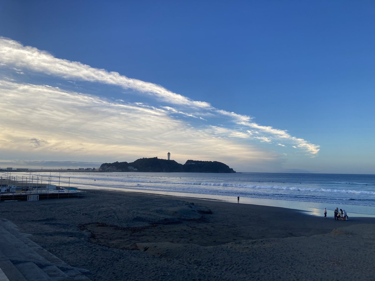 ISLANDSTYLESUCD's tweet photo. おはようございます！速めながらもバッチリ波あります。良い一日を！🤙

※カリフォルニア発『STORM BLADE』フォロワーさん割引！🤙
https://t.co/LXU6QvWulE

クーポンコード『2021』を入力すると割引に！
#湘南 #サーフィン #stormblade #surfer #鵠沼ライブカメラ #鵠沼 #波 #波情報 #波動画 https://t.co/4gTE3D0fmc