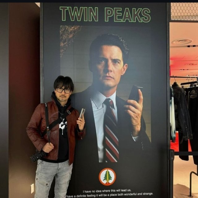 TheCinesthetic's tweet photo. Hideo Kojima x Twin Peaks https://t.co/SJpGLsW8PT