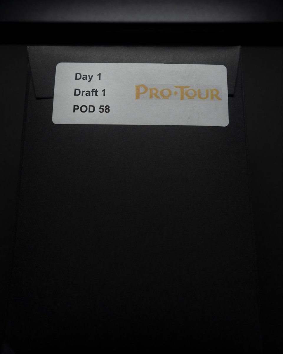 fab_collect's tweet photo. Pro Tour London 2025.
Day 1, Draft 1, Pod 58.

The label names no event. Its twin was opened; cards and stamp, checked against the livestream, placed both in London.

This one was never opened.
#fabtcg https://t.co/HOeBPfUlt9