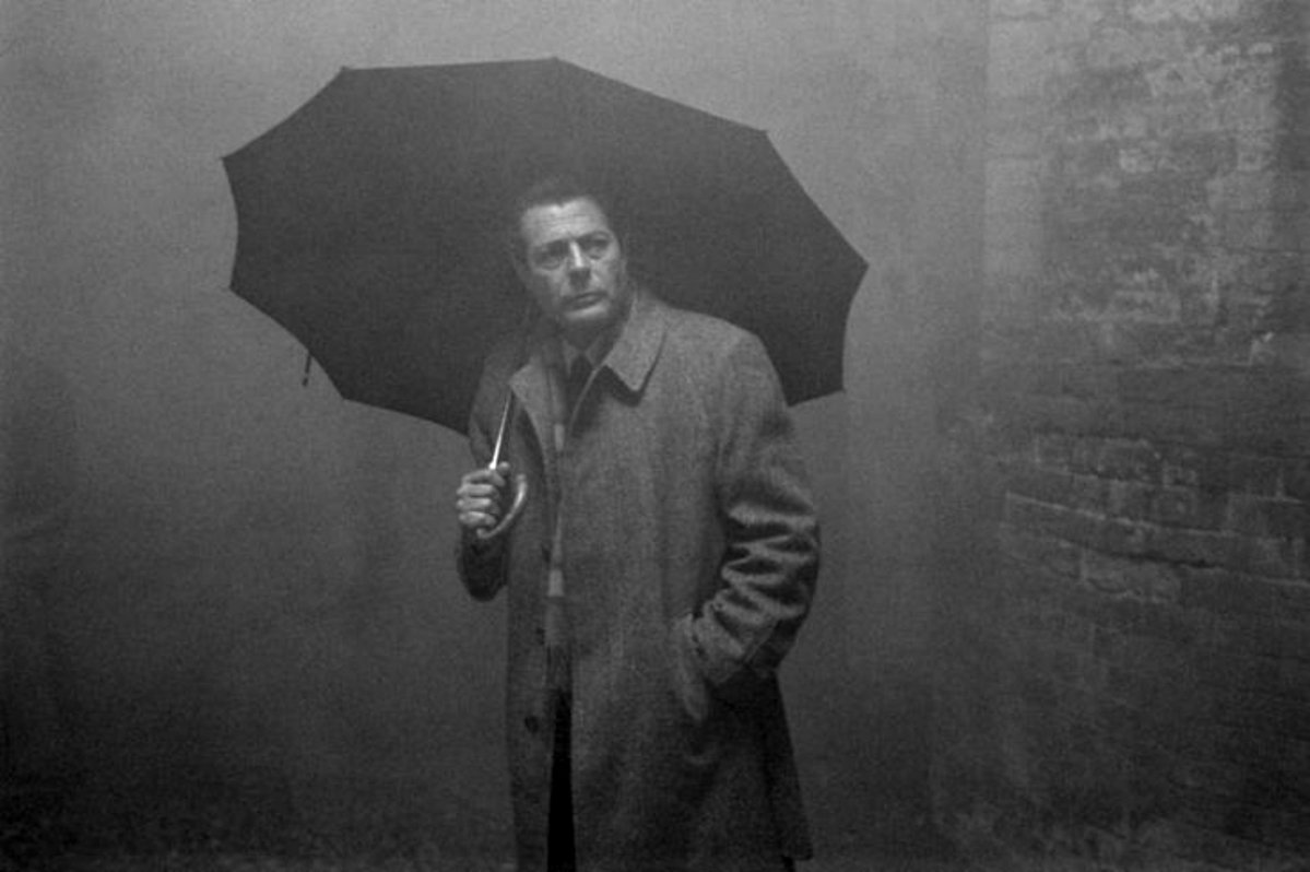 projectionistw's tweet photo. Marcello in the rain. https://t.co/6Qtp5UhLJw