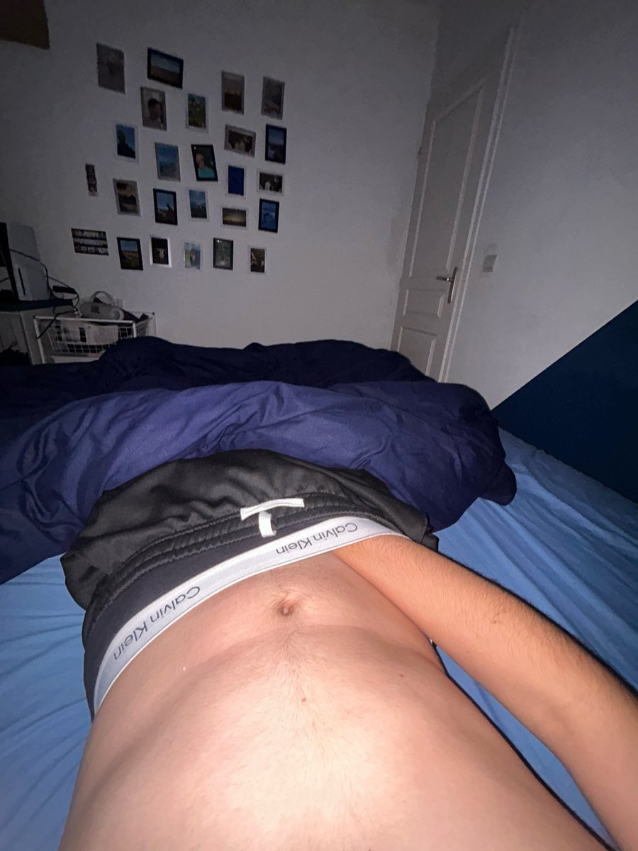 14kpct's tweet photo. Qui mtn nude snap ? #sexe #nude #snap #fr #bi #20ans #calvinklien https://t.co/dy41WR3rX2