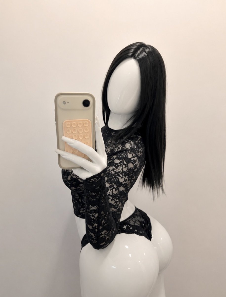 Scammequin's tweet photo. Gᴇᴛ ᴅɪsᴘʟᴀʏᴇᴅ ɪɴ ᴍʏ ᴡɪɴᴅᴏᴡ ɴᴏᴡ 😵‍💫

Be a good little Scammequin. Take your place quietly. Now able to speak or move. As you deserve 🤡

Scammequin mannequin plastic findom manscam dollification shopwindow https://t.co/GiTyC2nhxO