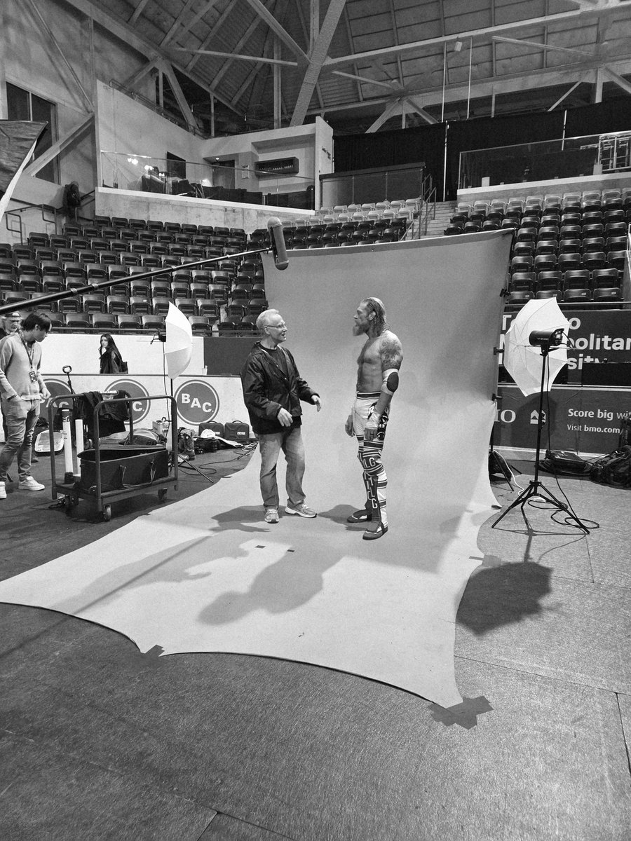 DaveBoyce's tweet photo. Ron Hutchison told me backstage that he loves candid shots.  20 minutes later, I had his back. 

Trainer and student at Maple Leaf Gardens.  

@MapleLeafPW @RonHutchison1 @RatedRCope https://t.co/X6bOiTLWcd