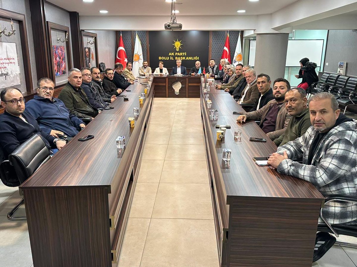 akkadin_bolu's tweet photo. AK Parti İl Başkanımız Sayın Suat Güner başkanlığında gerçekleştirilen İl Yönetim Kurulu Toplantımıza, İl Kadın Kolları Başkanımız Sayın Ayşe Bozacı katılım sağladı. ✨

#AKPartiBolu #akkadınbolu https://t.co/O9Pd9GrOS6