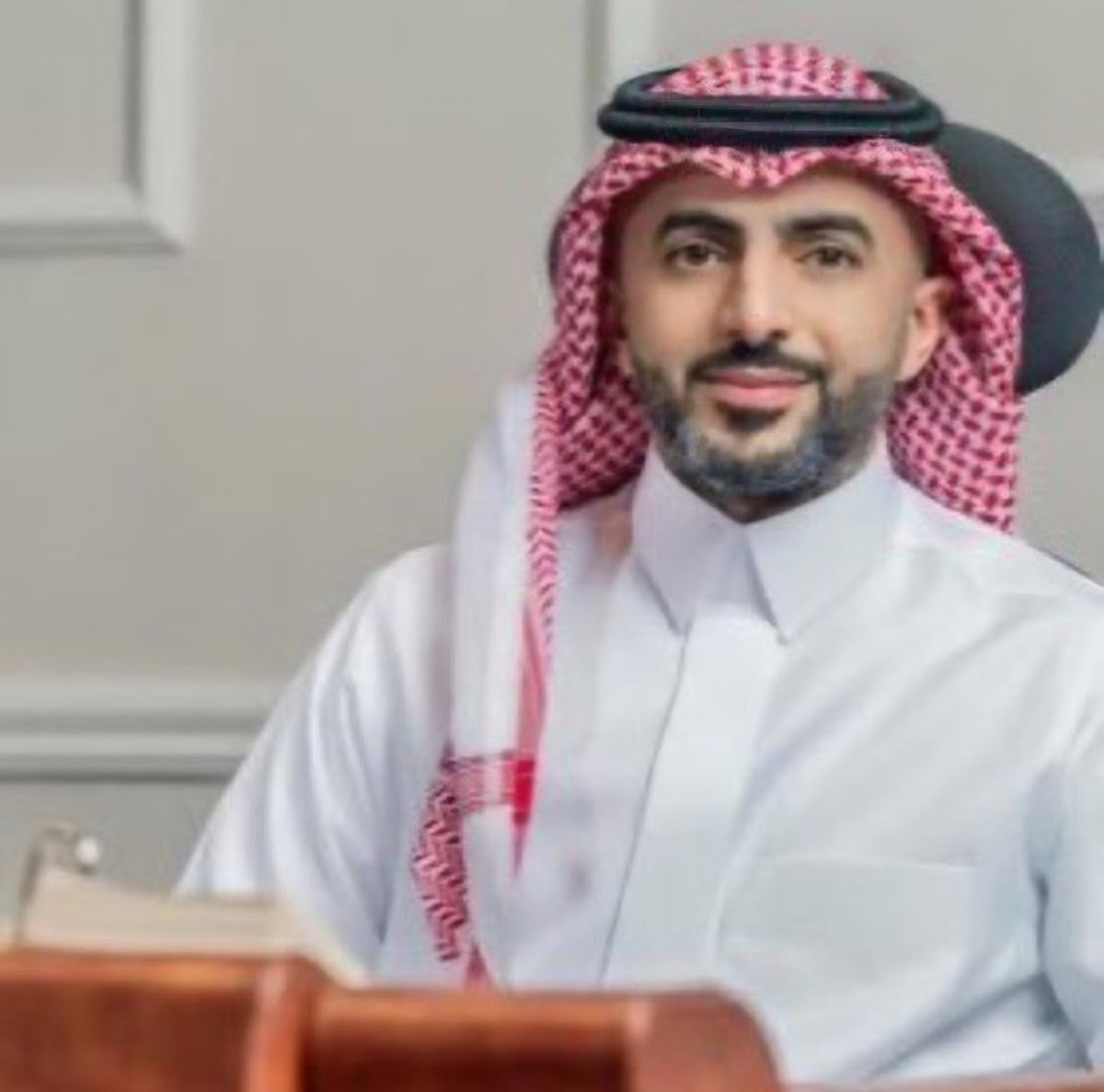 imajid_sa's tweet photo. ايش فيكم ، قاعدين تشتمون ف الرجال وهو يوم ��احد ما داوم ف النادي ، رجل يحمل شاهدات وخبره ممتازه ف التجاره ..

ما الومه لو بلك كل النصراوية لبذائتهم،  استحو ، عيب 

أحمد بن صالح بن محمد السلطان هو اقتصادي ورجل أعمال سعودي يمتلك خبرة تنفيذية ومالية طويلة ايش فيكم ...

 حاصل على ماجستير إدارة أعمال من جامعة برونيل البريطانية وبكالوريوس في المالية من جامعة القصيم.ايش تبغون اكثر 

الرجل ممتاز من جميع النواحي ، وراح تشوفون عمله بتحقيق البطولات ...

عيب