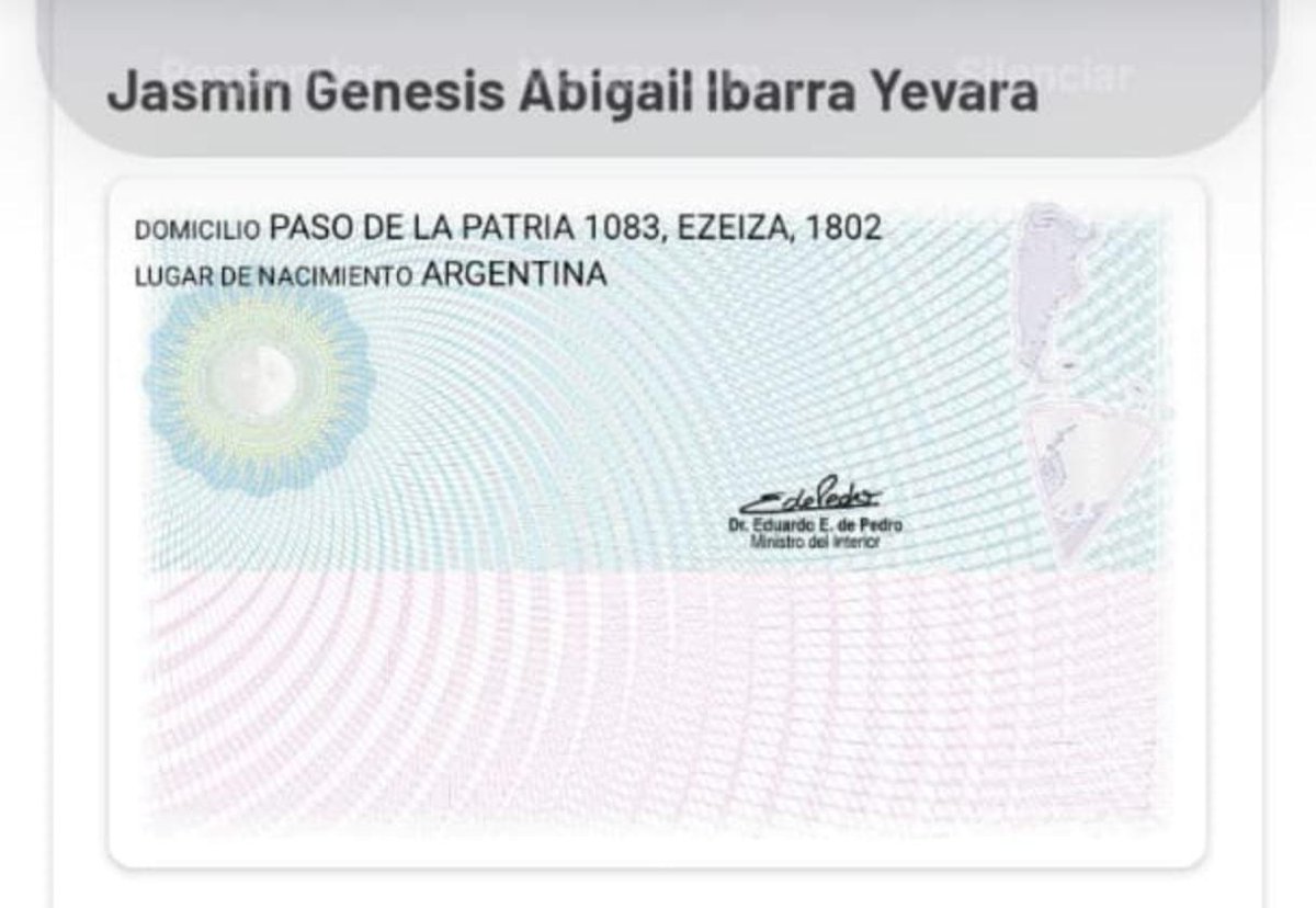 floricienta1_'s tweet photo. esta chica estaba vendiendo entradas para bts y te pide la totalidad es ESTAFA no caigan, te dice q lo compro su papa y nada que ver, no caigan
#estafa #bts #estafabts https://t.co/XZLiDYD4E3