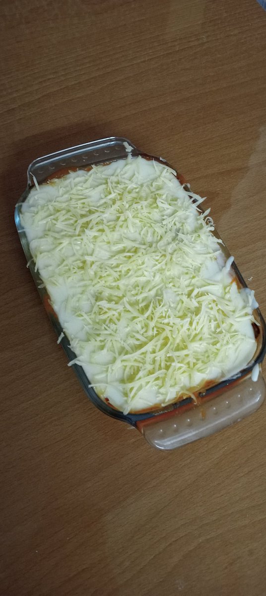 JeJe_705's tweet photo. Cooking skills fel i9ama 🤙🏻
9alcht rohi b plat aubergine mrigl 
Klito whdi kont ghadi nfr7 ktr kon shabati kano m3aya :( https://t.co/kxUzhc3dEF