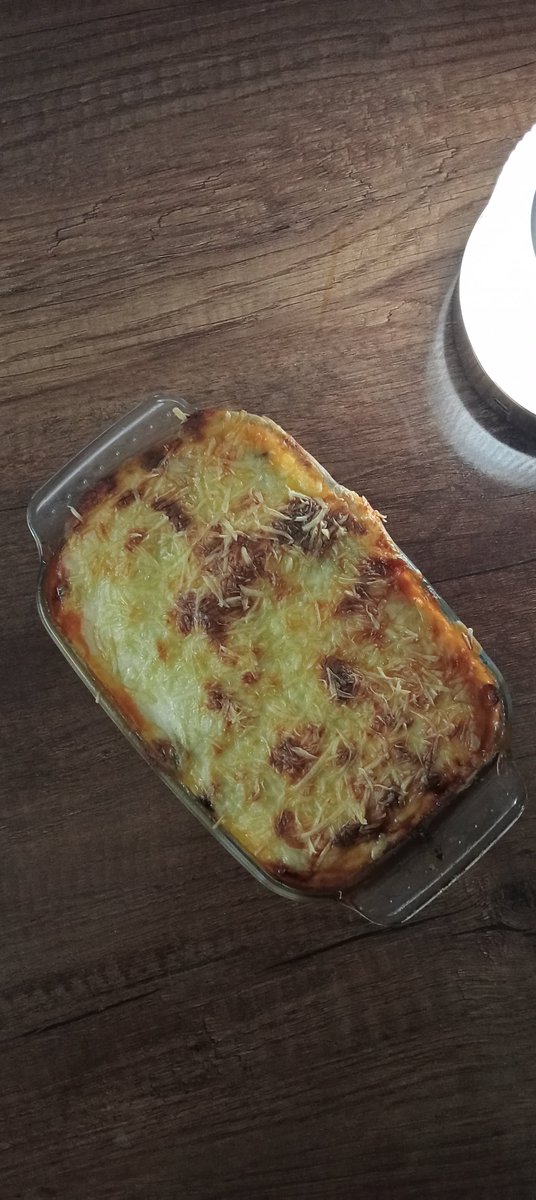 JeJe_705's tweet photo. Cooking skills fel i9ama 🤙🏻
9alcht rohi b plat aubergine mrigl 
Klito whdi kont ghadi nfr7 ktr kon shabati kano m3aya :( https://t.co/kxUzhc3dEF