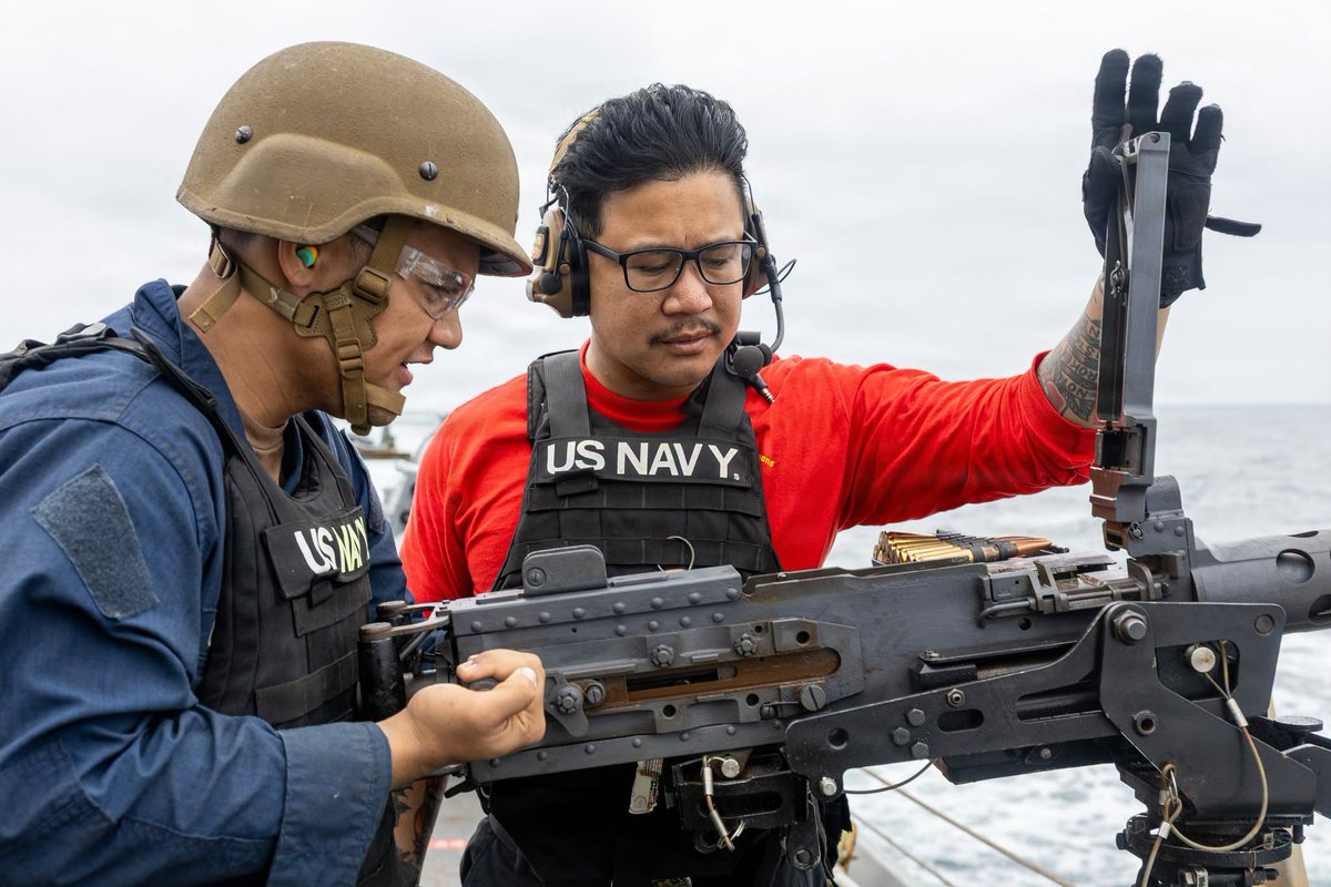 SurfaceWarriors's tweet photo. From the bridge to the engineering spaces, and out on the open water, the crew of the Arleigh Burke-class guided-missile destroyer USS John Paul Jones (DDG 53) is operating at peak readiness in the U.S. 5th Fleet area of operations.
#SurfaceWarriors | #USNavy | #ReadyOnArrival https://t.co/koFx9KP3k0