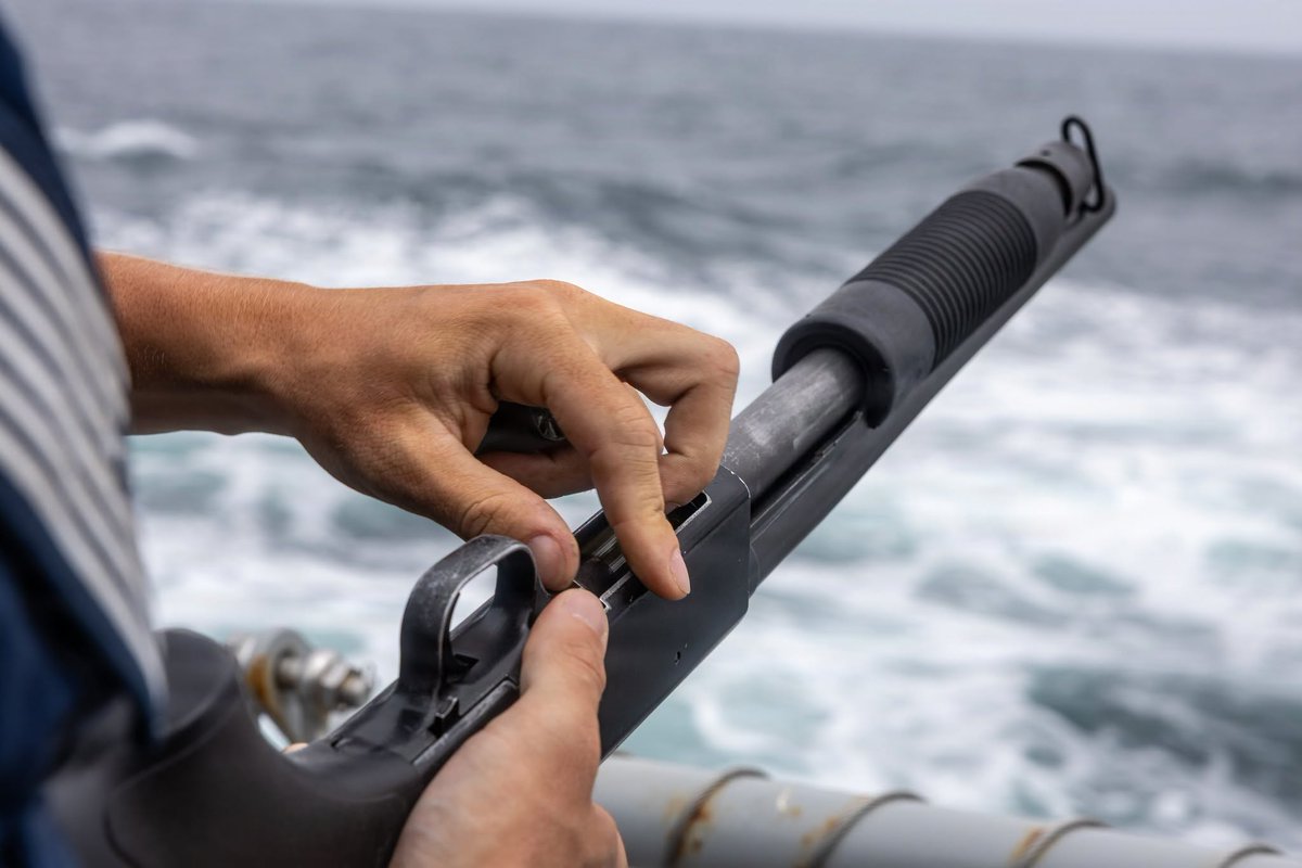 SurfaceWarriors's tweet photo. From the bridge to the engineering spaces, and out on the open water, the crew of the Arleigh Burke-class guided-missile destroyer USS John Paul Jones (DDG 53) is operating at peak readiness in the U.S. 5th Fleet area of operations.
#SurfaceWarriors | #USNavy | #ReadyOnArrival https://t.co/koFx9KP3k0