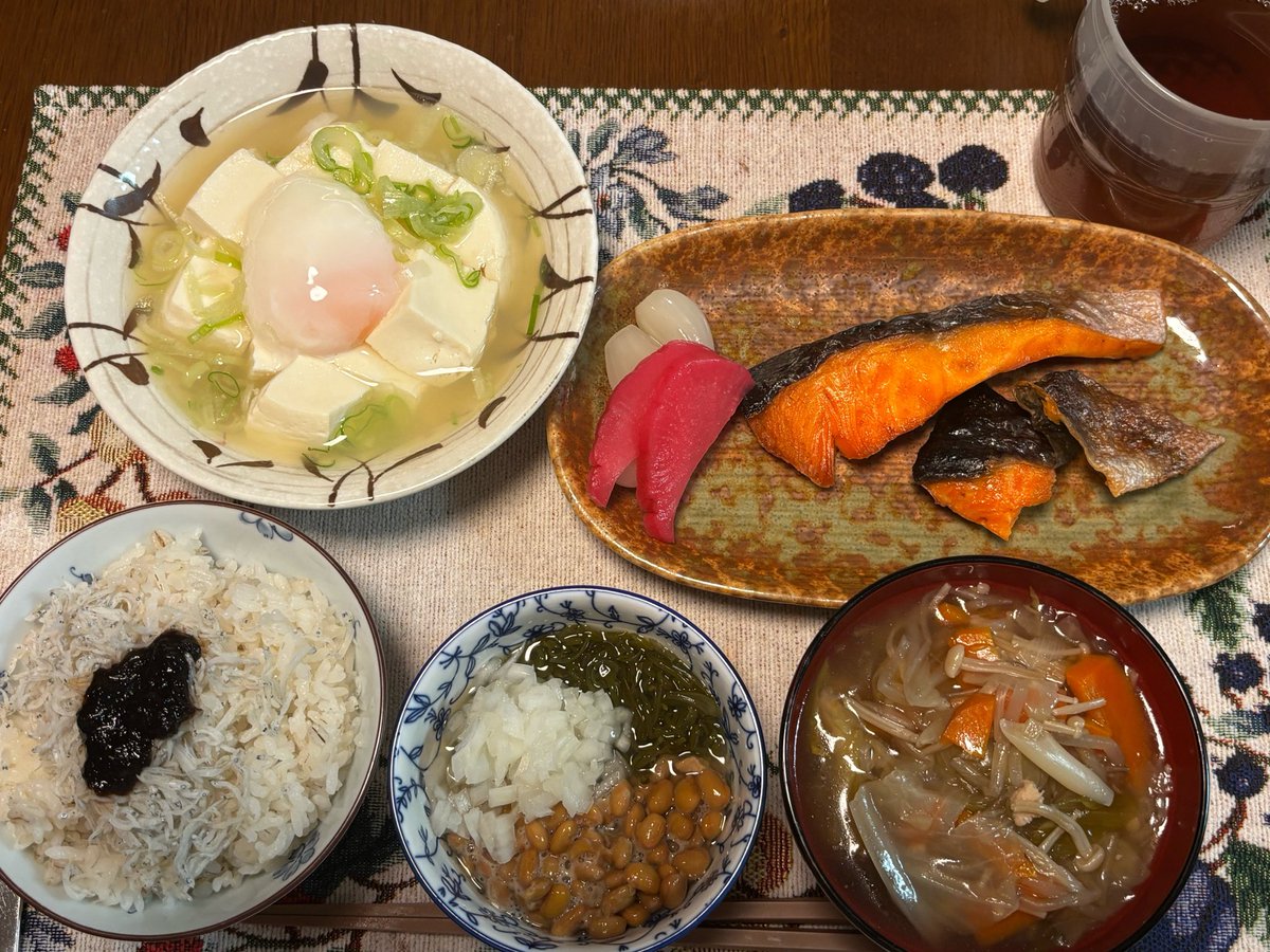 fishermanv301's tweet photo. おはようございます😊
昨晩の #おうちごはん 🐟
焼鮭の皮がパリパリで旨し(*´ч`*)
次の休みが待ち遠しぃ… https://t.co/rPQHVQHoek