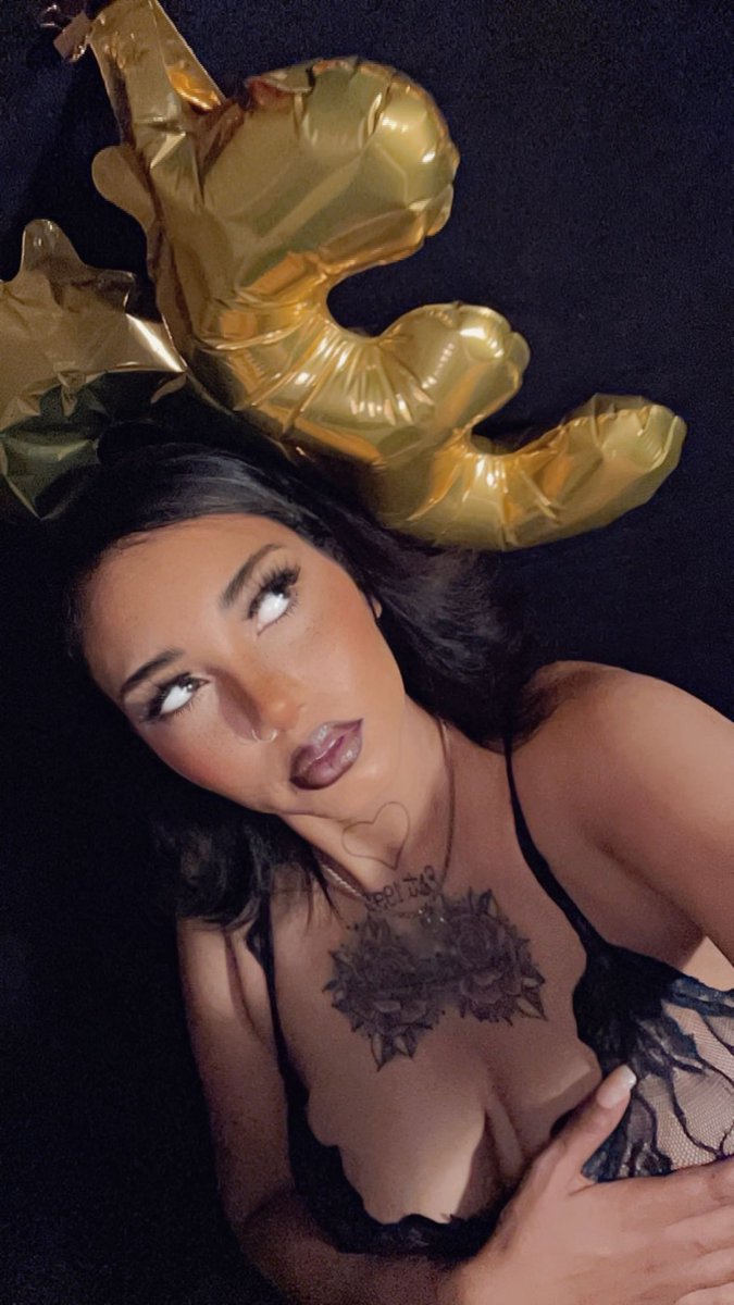 GoddessVespera1's tweet photo. Bow to nothing. Fear no one. I earned every ounce of this energy, and it shows. 👑✨ https://t.co/1M2hBgfsQU