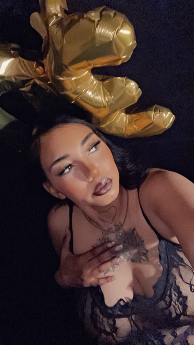GoddessVespera1's tweet photo. Bow to nothing. Fear no one. I earned every ounce of this energy, and it shows. 👑✨ https://t.co/1M2hBgfsQU