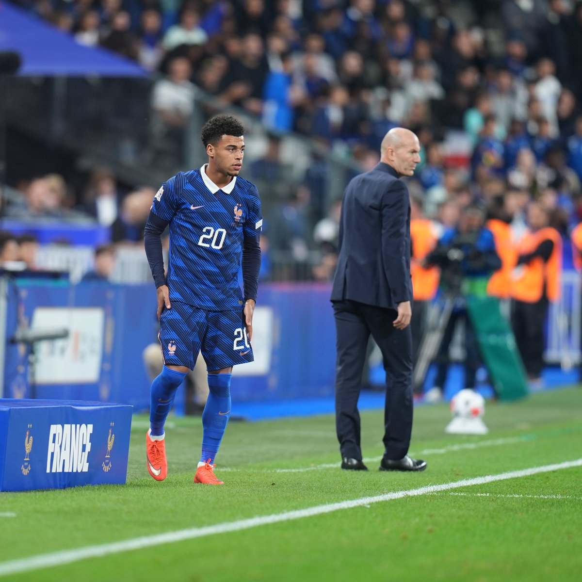 lnstantFoot's tweet photo. T'es là tu gagnes 1-0... Puis tu vois Cherki, Olise, Da Cunha et Doué entrer. 🤣🤣🤣 https://t.co/IwoNQ6tdr2