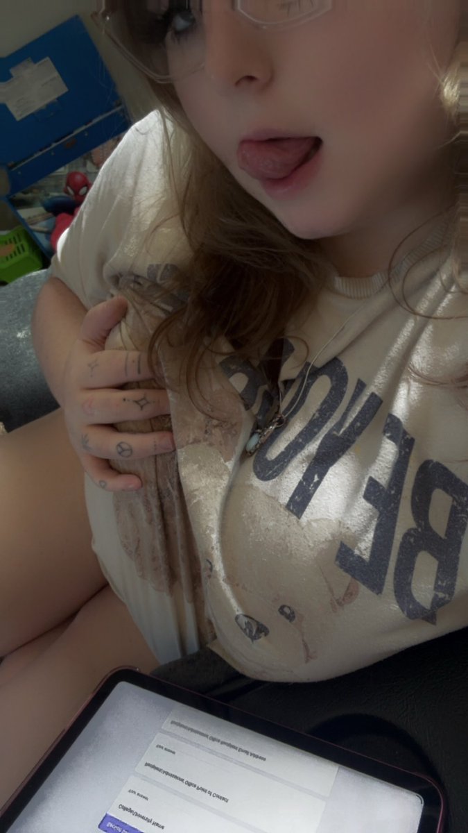 subprincess777's tweet photo. Hi daddy #oldermen #daddylover #daddysprincess https://t.co/uU8q878xSO