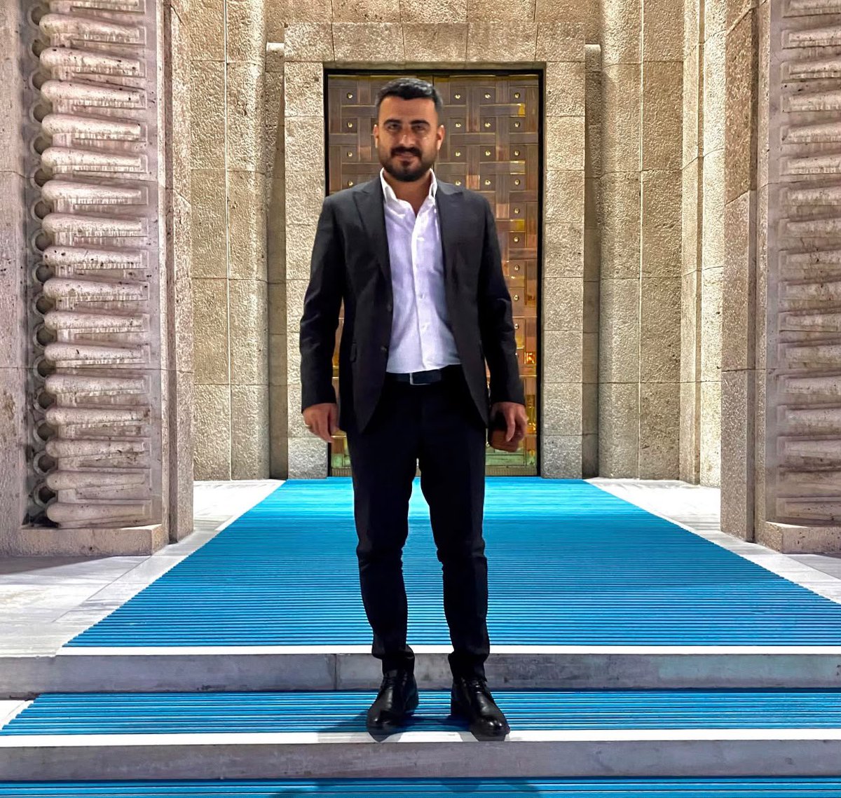 DavaAdami49's tweet photo. Muş İl Başkan Yardımcısı Necdet SALKIM’ın adıyla gündeme gelen 108 milyon TL’lik iş iddiası açıklığa kavuşturulmalıdır. Davet edilen firmalar kimlerdi, teklif bedelleri neydi, yaklaşık maliyet nasıl hesaplandı? Kamu kaynağında tek ölçü milletin menfaatidir. #HesapVer https://t.co/RtrbfKuduI
