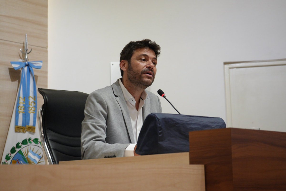 unidadpopularsf's tweet photo. #AHORA | Ya estamos en el Concejo Municipal de Rosario participando de la audiencia pública para endeudados, una iniciativa urgente para que esta problemática colectiva irrumpa en la agenda política. https://t.co/m4nnzOu7lE