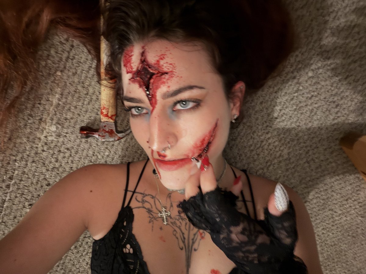kaysecretxo's tweet photo. who would be interested in some
bl00dy c0ntent? 😛😛😛🩸🩸🩸
#cosplay #bloodkink #spicycontent #followforfollow #altgirl #LaCasaDeLosFamososMéxicoMx #TeoDen #horrorcosplay #modeling #petite #customcontent https://t.co/1PzhcUDVSf