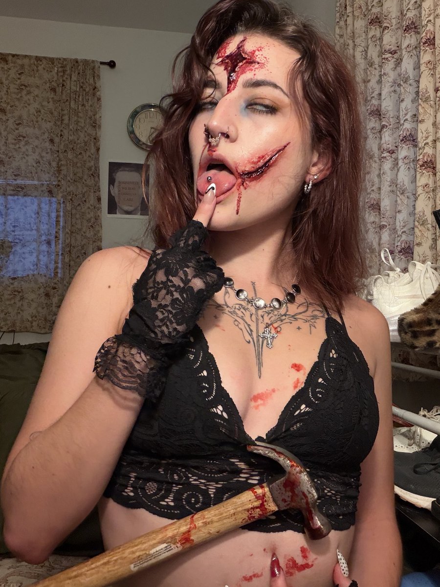 kaysecretxo's tweet photo. who would be interested in some
bl00dy c0ntent? 😛😛😛🩸🩸🩸
#cosplay #bloodkink #spicycontent #followforfollow #altgirl #LaCasaDeLosFamososMéxicoMx #TeoDen #horrorcosplay #modeling #petite #customcontent https://t.co/1PzhcUDVSf