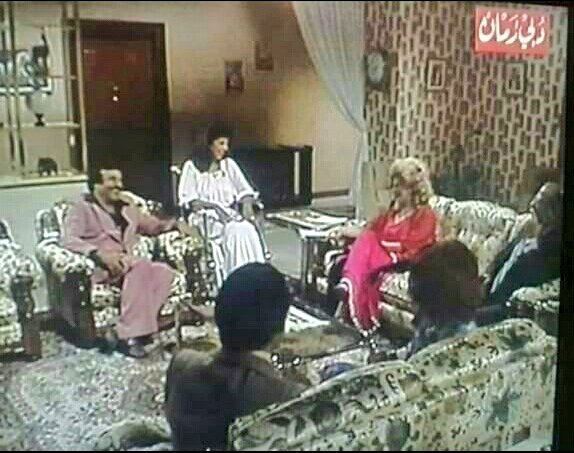 msr3y1's tweet photo. الامارات عامله قناة اسمها دبي زمان وجايبين افلام مصريه عمرها اد عمر الامارات من أيام ما كانت خيمة وثلاث معزات https://t.co/ebbwuJco0O