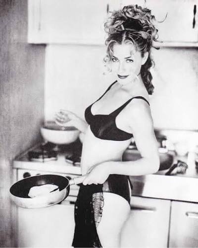 ActorToks's tweet photo. 🎂 Happy birthday Elisabeth Shue!

Fun fact: She famously bridged two of the most iconic pop-culture franchises of the 1980s.
 ActorToks 👇
https://t.co/RfwcpOhIVs
@CobraKaiSeries @TheBoysTV #ElisabethShue . https://t.co/gs6RJk0PZo