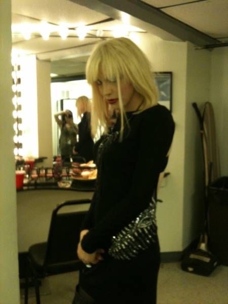 eemurmurs's tweet photo. She's so cool and important to me. I kept looking at her pictures randomly she literally lived a million lives omg https://t.co/nQWHf4Jgi1