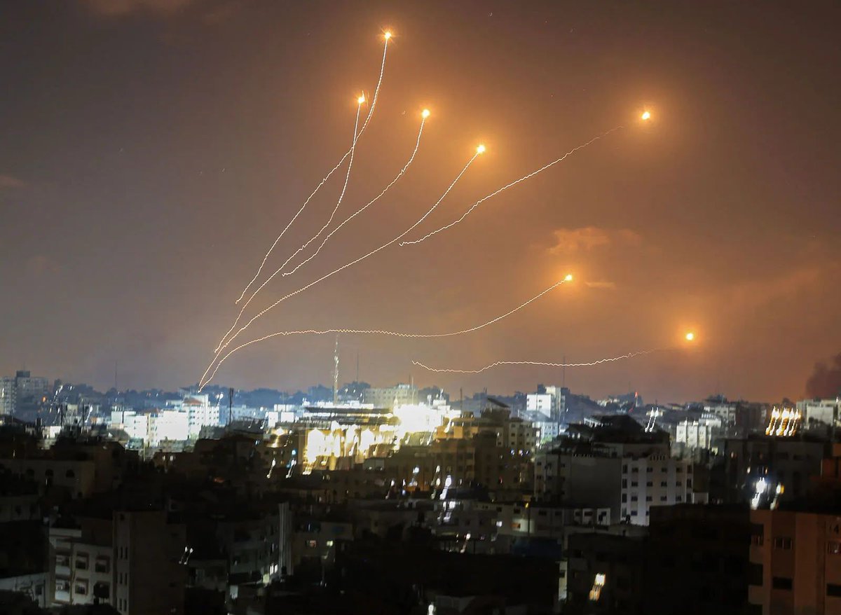 PolitlcsUK's tweet photo. 🚨 NEW: The Tories have promised to build a £10bn Israeli-style Iron Dome called the “Britannia Shield” https://t.co/at73LAWkwt