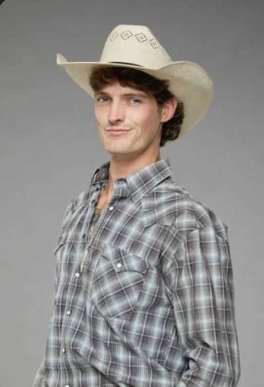 JustinLivesLife's tweet photo. The way he was the only person to ever win an HoH competition and a BB Blockbuster competition in the exact same week… #bb28 https://t.co/iPQZRUcsLI