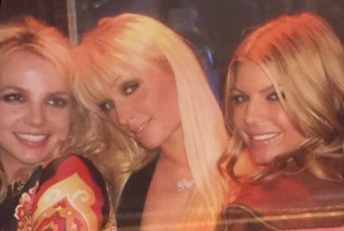 archbritney's tweet photo. britney spears, paris hilton &amp; fergie https://t.co/HF5XvLer1h