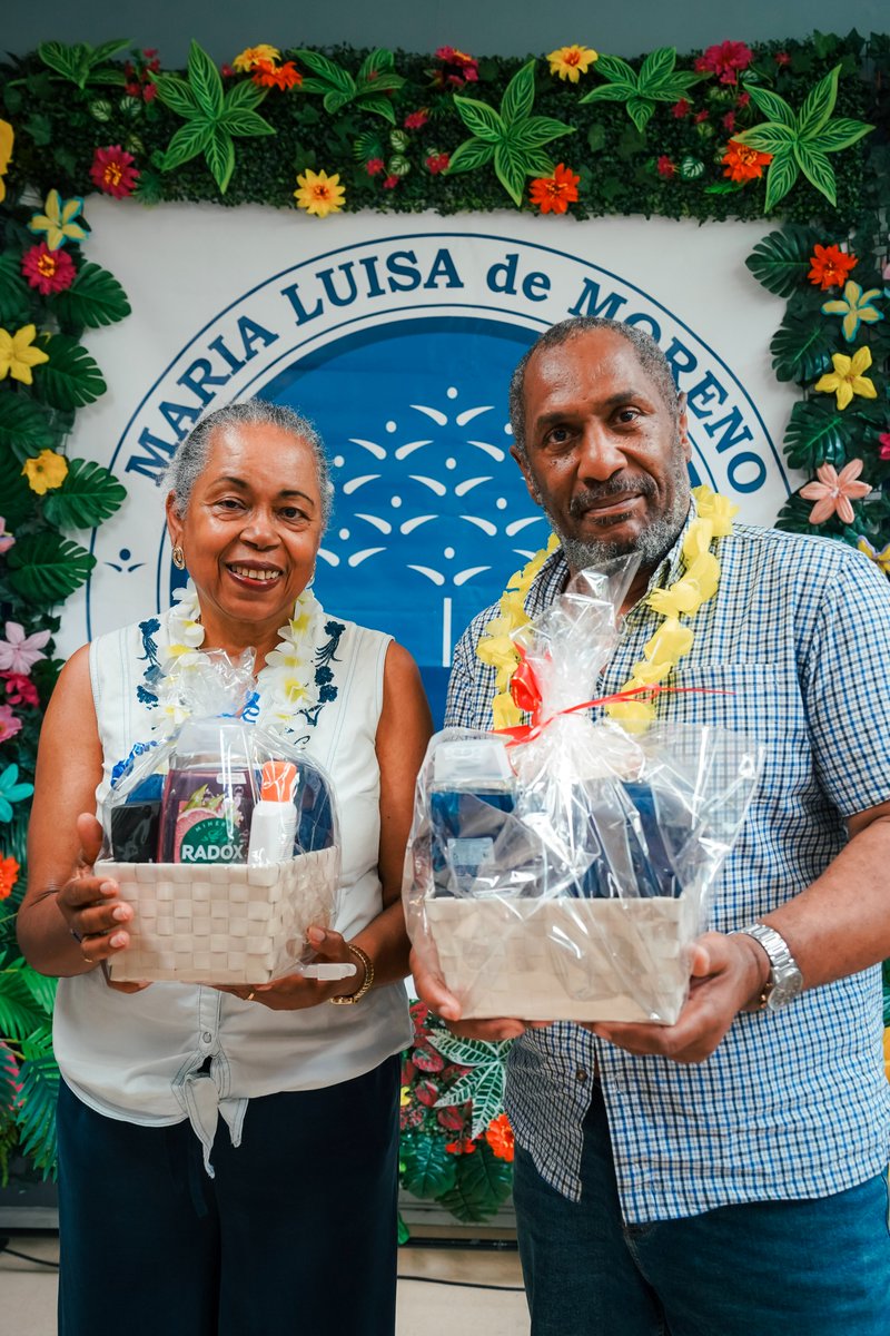 FIMLM's tweet photo. #FimlmInglaterra | 🌺 🌴 La FIMLM celebró en Londres un inolvidable #DíaParaLaPersonaMayor, donde la diversión, la integración y las sonrisas fueron las protagonistas.

🎶Disfrutaron la música de décadas pasadas, aprendiendo y reforzando valores como el respeto y la empatía. https://t.co/ev5JQEY3WQ