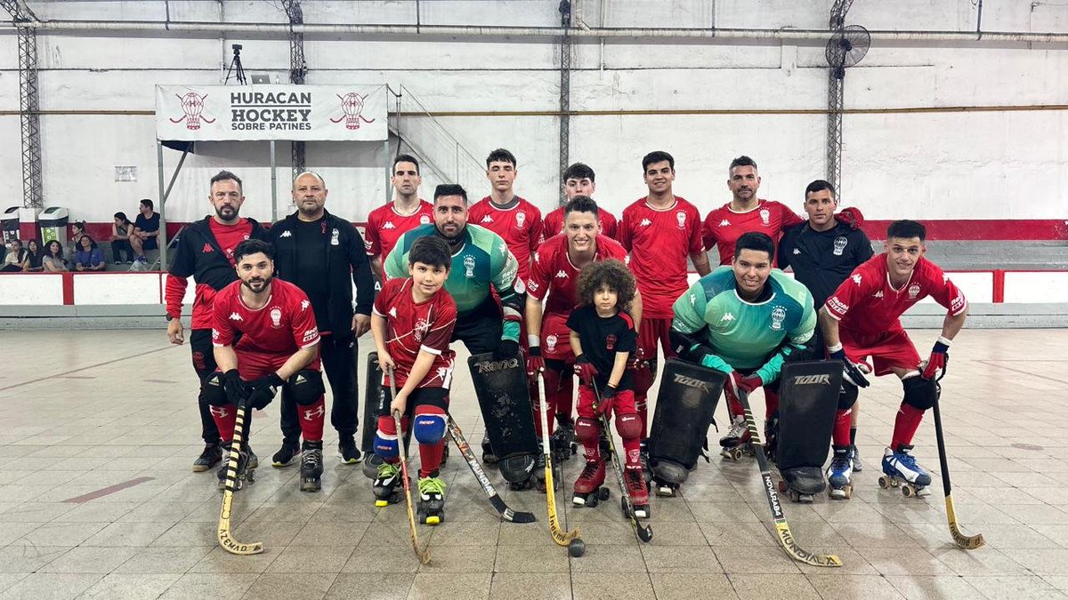 huracandeportes's tweet photo. #Huracán 🎈 #HockeySobrePatines
🏑 La Primera del Masculino del Globo goleó 13-2 a #GEBAB por la #Fecha1 del Clausura del Torneo Metropolitano, en la Sede Social https://t.co/h9ItBKmkpf