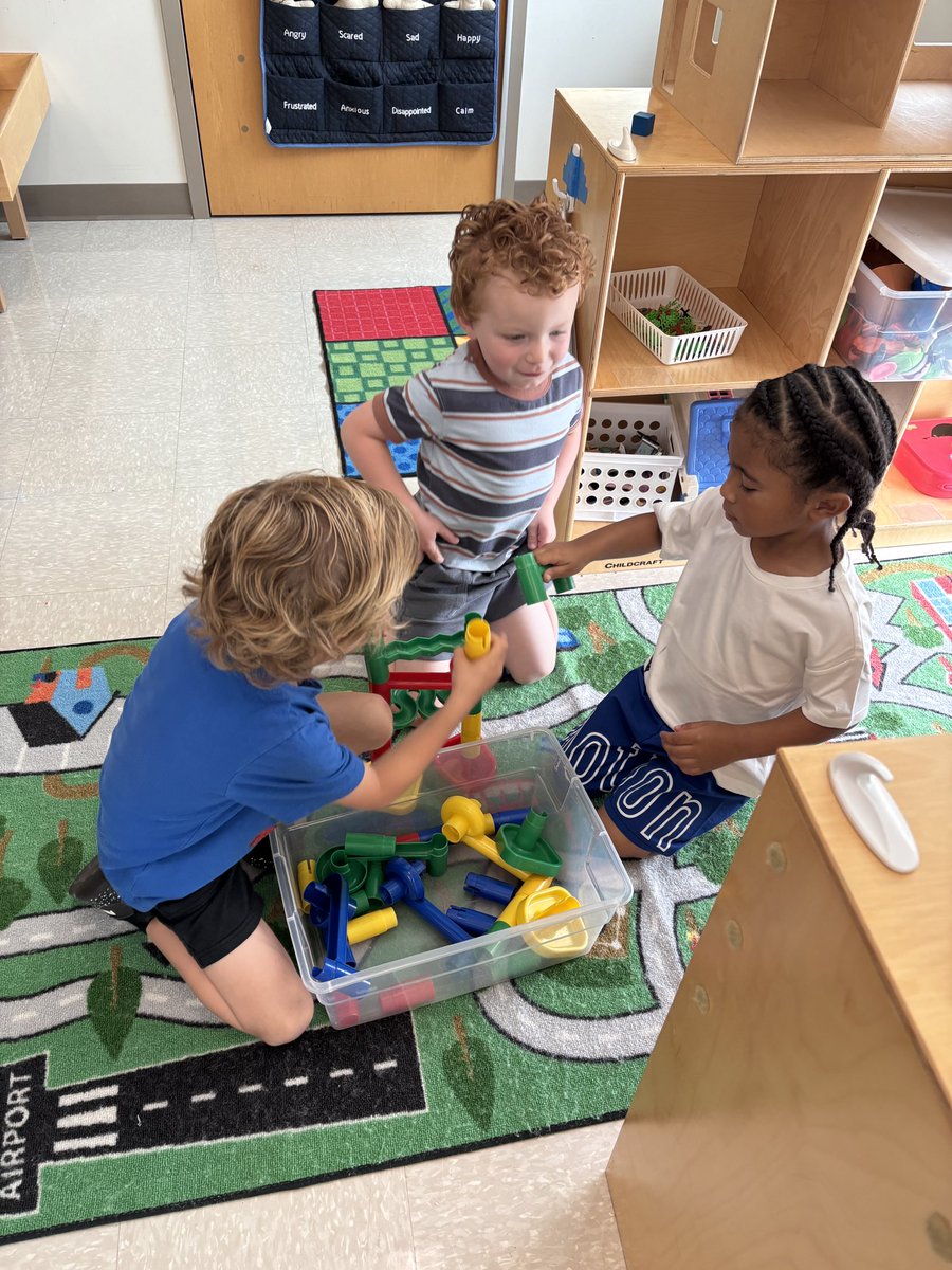 EarlyLearningDr's tweet photo. Mrs. Curry’s friends working together to build the marble run! We love our Tubes and Tunnels Unit. https://t.co/PRzXsB32Hp