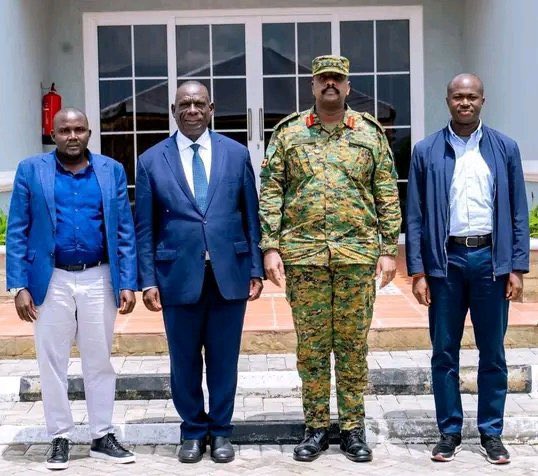 NayebaleDavid's tweet photo. PLU family, 
What comes to your minds when you see this beautiful photo?

Share your thoughts and let’s hear from you!
@mkainerugaba @DaudiKabanda @HonTwallafadil @MichealMawanda1 https://t.co/EXyAhCpApZ