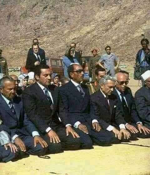 TmanMhmwd6220's tweet photo. صلاة شكر على أرض سيناء بعد النصر♥️🇪🇬💪💪💪 https://t.co/HIXuCmdZY3