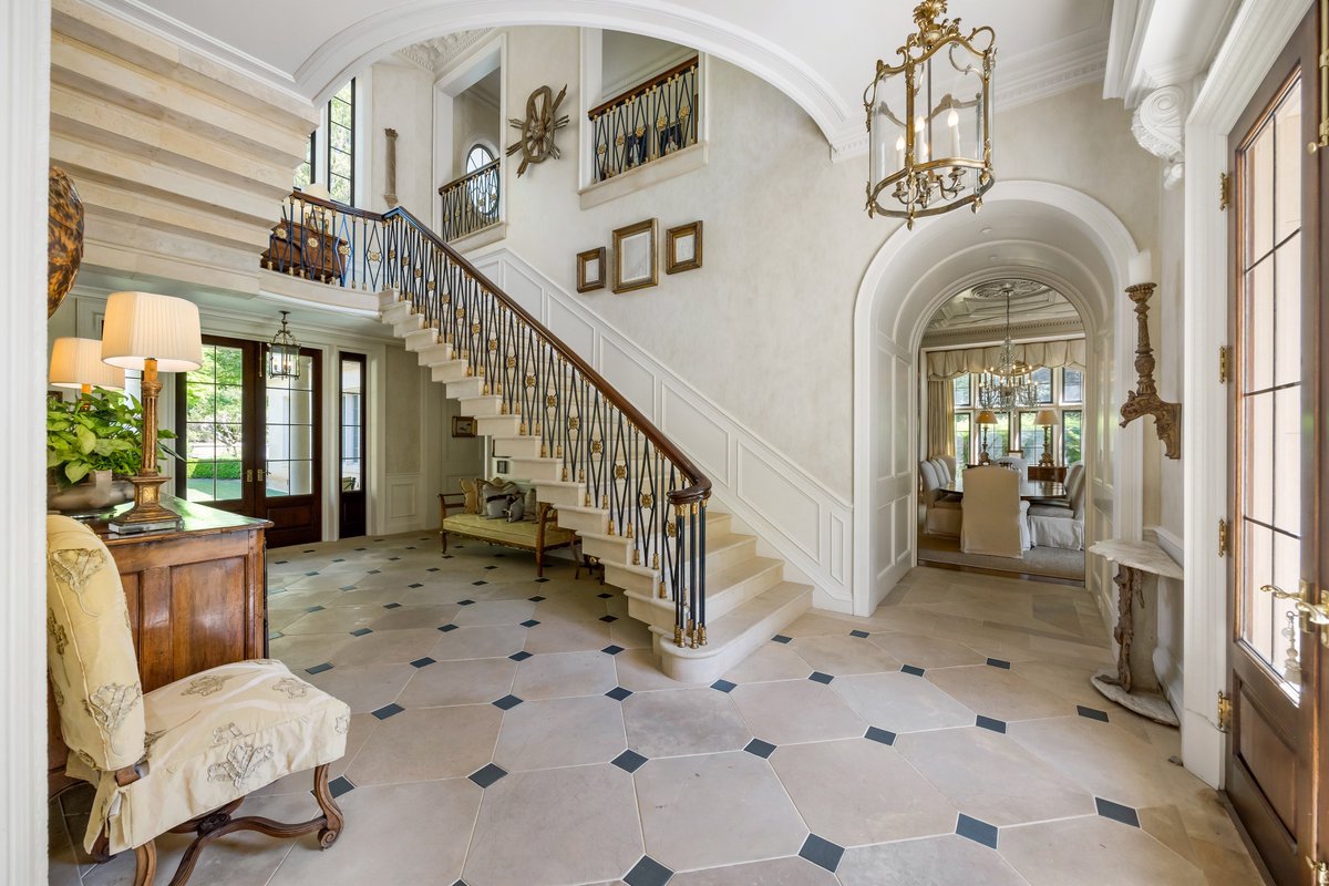 zillowgonewild's tweet photo. What’s stopping you from buying this $25,000,000 home in Atlanta? https://t.co/Kid5AJQZYJ