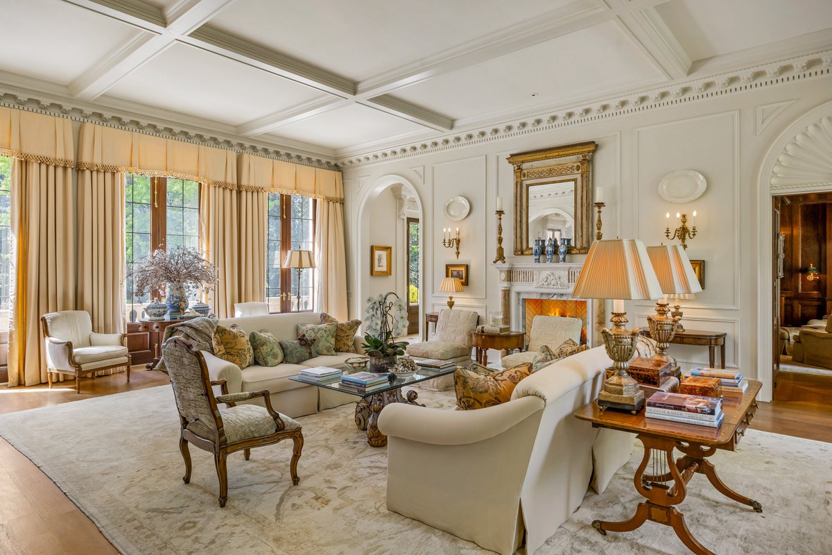 zillowgonewild's tweet photo. What’s stopping you from buying this $25,000,000 home in Atlanta? https://t.co/Kid5AJQZYJ