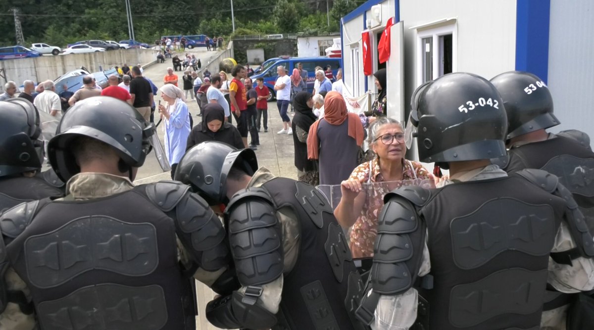 kuzeyteve's tweet photo. Pazar balıkçı köylüleri kafes balıkçılığına karşı bu kez AK Partiden istifa ederek tepki gösterdiler https://t.co/Q9eJGQKhvQ #akp #balık #balıkçı köuü #çiftlik #İstifa #KAFES #Pazar #TEPKİ #Çevre-Ekoloji https://t.co/isyyizl7FE