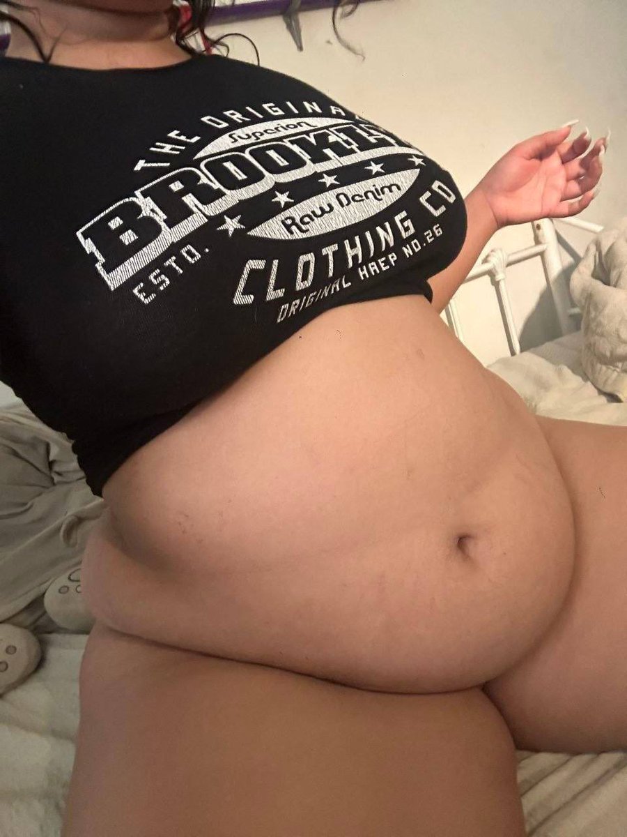 AikowPop__'s tweet photo. My belly hides my pussy now https://t.co/YqCZp8cnUe