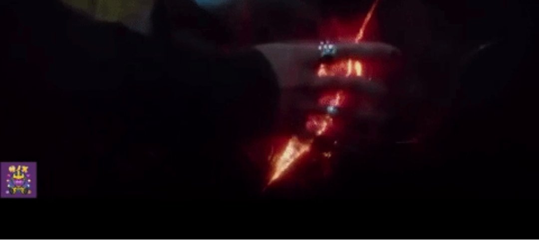 JacksonBrittsny's tweet photo. Wanda healing Vision on #InfinityWar then Tommy healing Vision in VisionQuest.
Like Mother, like Son.
They may not have the exact same power set, but Tommy Really inherent so much of Wanda/ #ScarlettWitch into himself.
#MCU https://t.co/9stHlYStHO