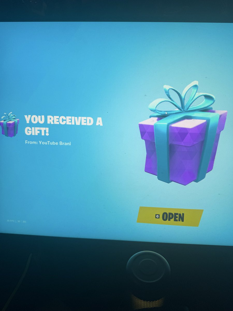 NotMilanYT's tweet photo. THANK YOU ONCE AGAIN FOR THE GIFT @FortniteFNLK @braniyt #FNLKLegit https://t.co/CUUjDTJiKm