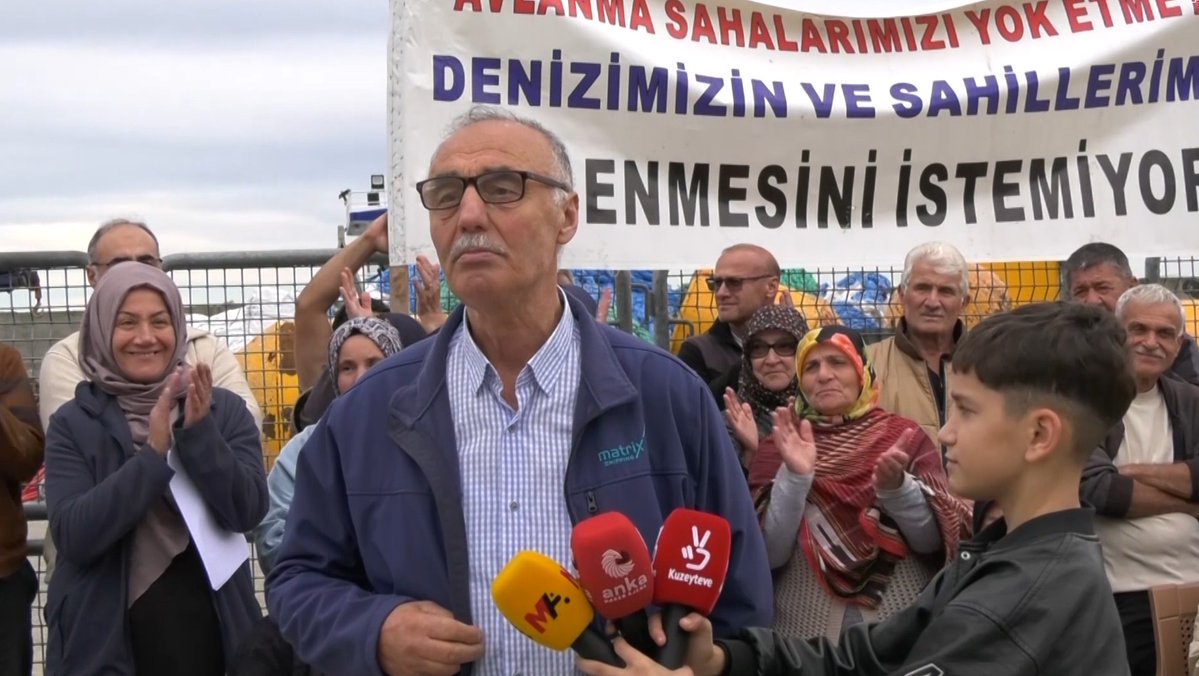 GKarafazli's tweet photo. Pazar’da kafes balıkçılığı tepkisi: “Artık Ak Parti’ye oy yok” https://t.co/RBWSeUCCOF #akp #Balıkçıköyü #halk #harınmertoğlu #isitifa #kafes balık #milletvekili #oy yok #pazar #tepki #zehirolsun #Çevre-Ekoloji https://t.co/XBJd5KRMl9
