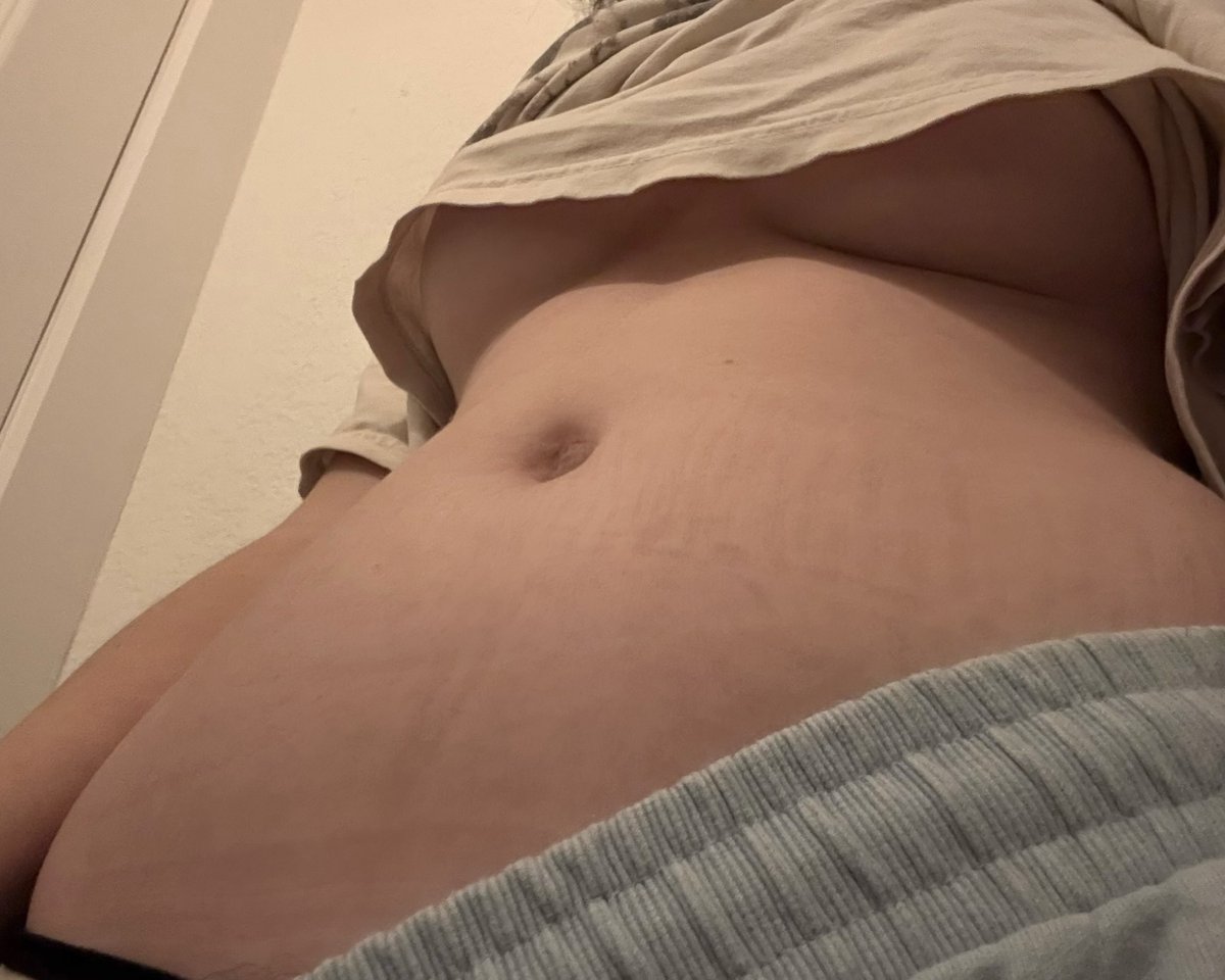 calessira's tweet photo. everyone get real serious about the underboob renaissance right now https://t.co/qd9a9rKAMx