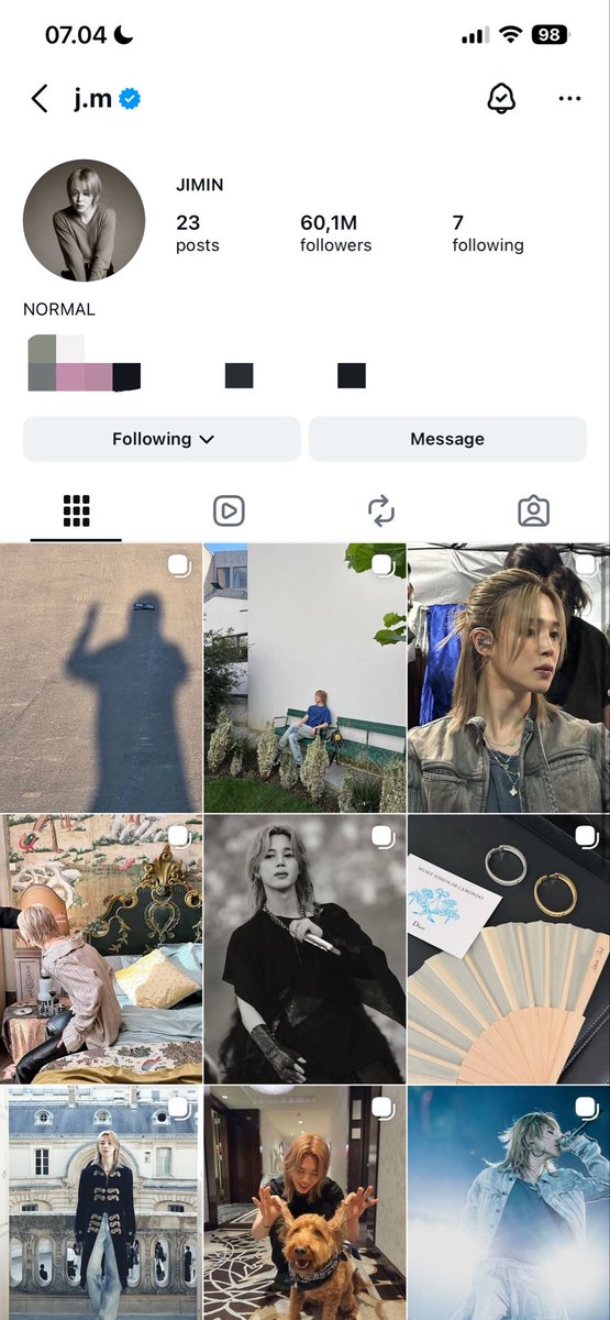 kookminaked's tweet photo. Honestly, i’m obsessed with his feed. Everything looks so aesthetic and classy, and Jimin is just sooo pretty too 😭. The way i love that Jimin knows he’s JIMIN😭✨✨✨✨ https://t.co/es2KOOABl6