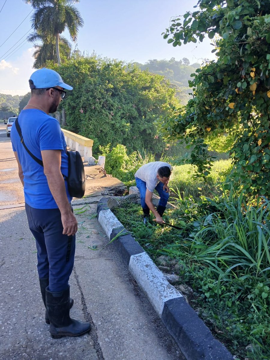 IsmeliDiazM's tweet photo. Trabajamos en la transformación de la entrada de #Alamar en #LaHabanaDelEste. https://t.co/B26ggMx6Dm
